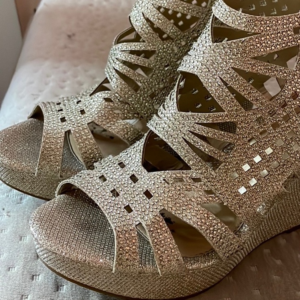 Gold sparkle platform heels. Size 6.5